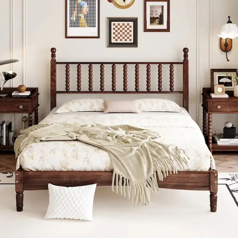 Letto a piattaforma Queen Retro con testiera a forma di zucca e struttura in legno massello