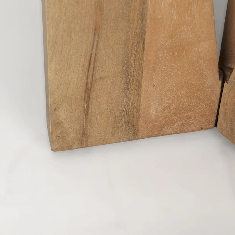 Tavolino rotondo in legno massello marrone chiaro | Base geometrica a 3 gambe | Stile moderno di metà secolo